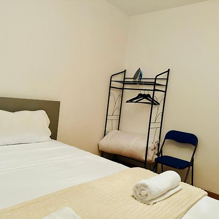Apartmán Pisos Familiares Barajas Madrid Exteriér fotografie